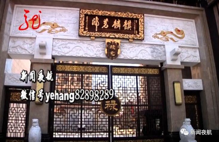 新房还没入住，外墙就被“毁容”！前面搭建阳台，后面搭建起“小