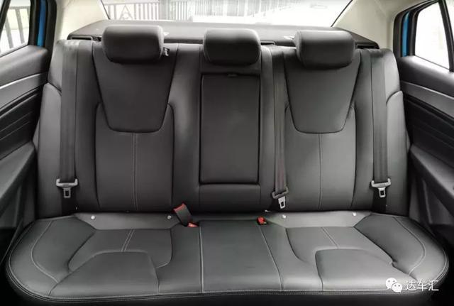 苏大强决定要买车 艾瑞泽5和桑塔纳该选谁？