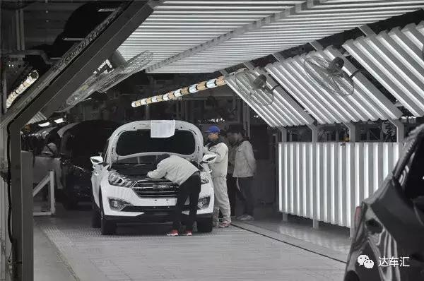 拿了C-NCAP五星的众泰T300 还要减价增配